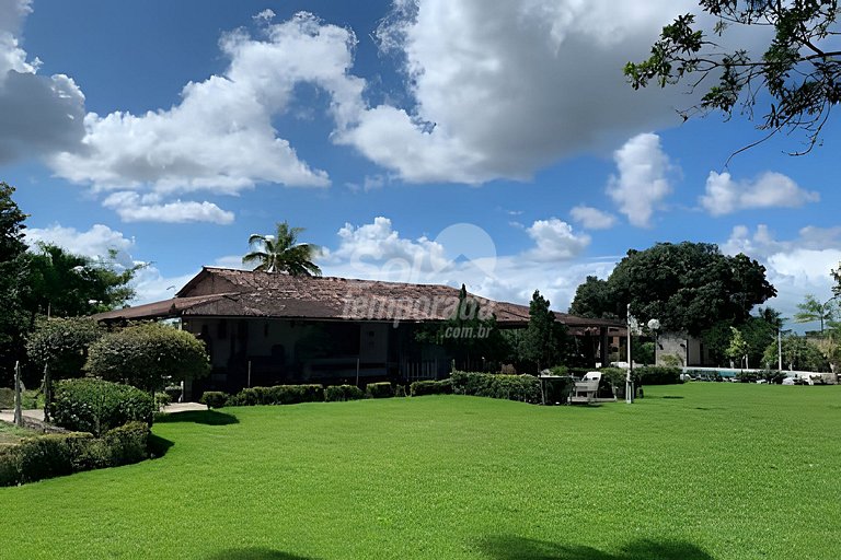 Sítio em Aldeia com piscina e vista para o vale